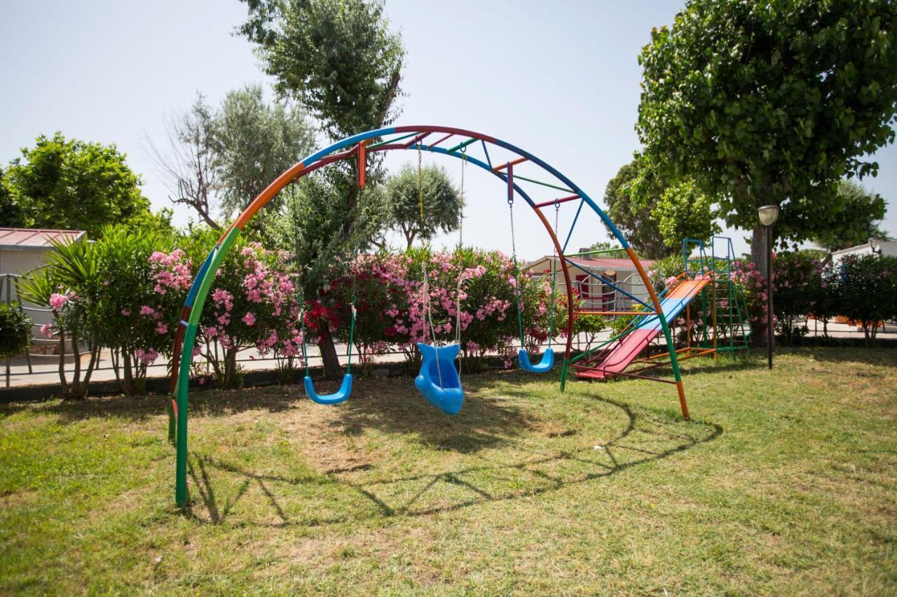Villaggio Albergo Cervo ザッポネータ エクステリア 写真